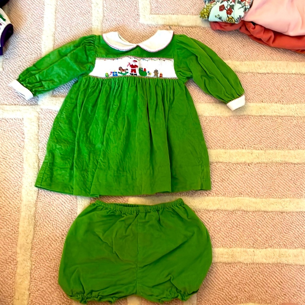Green Christmas outfit